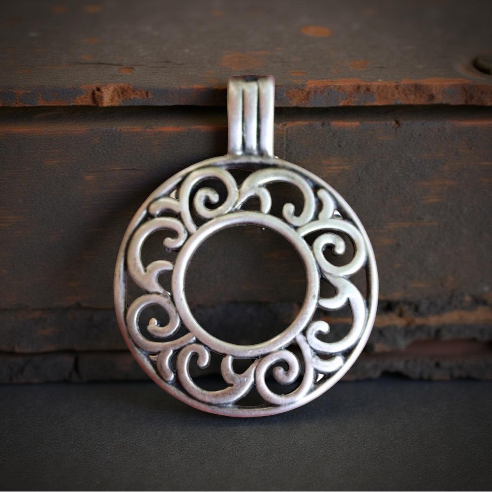 Elegant Silver Swirl Pendant